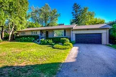 256 Eastcourt Road, Oakville, ON L6J 4Y4