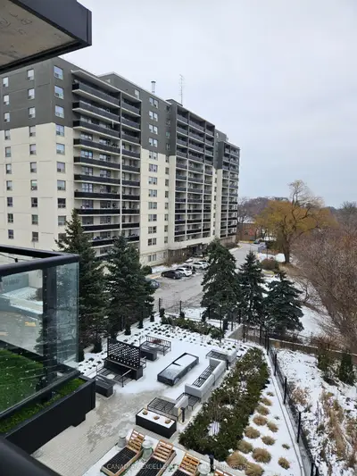 86 Dundas Street E 320, Mississauga, On L5a 1w4