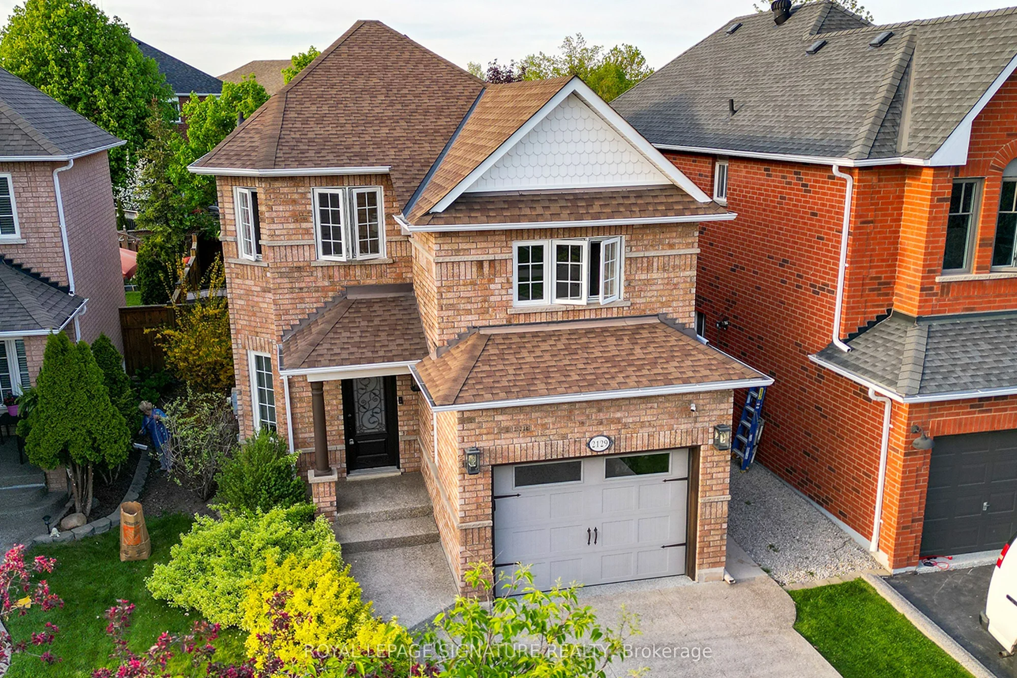 2129 Glenfield Road Main, Oakville, ON L6M 3S4