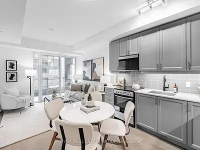 Common Element Condo in Oakville