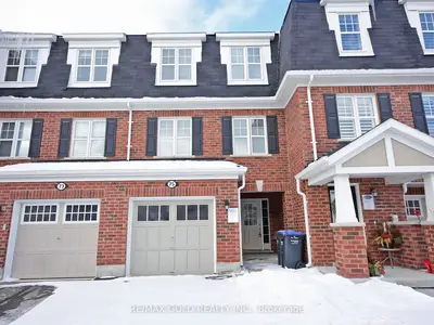 Att/Row/Townhouse in Brampton