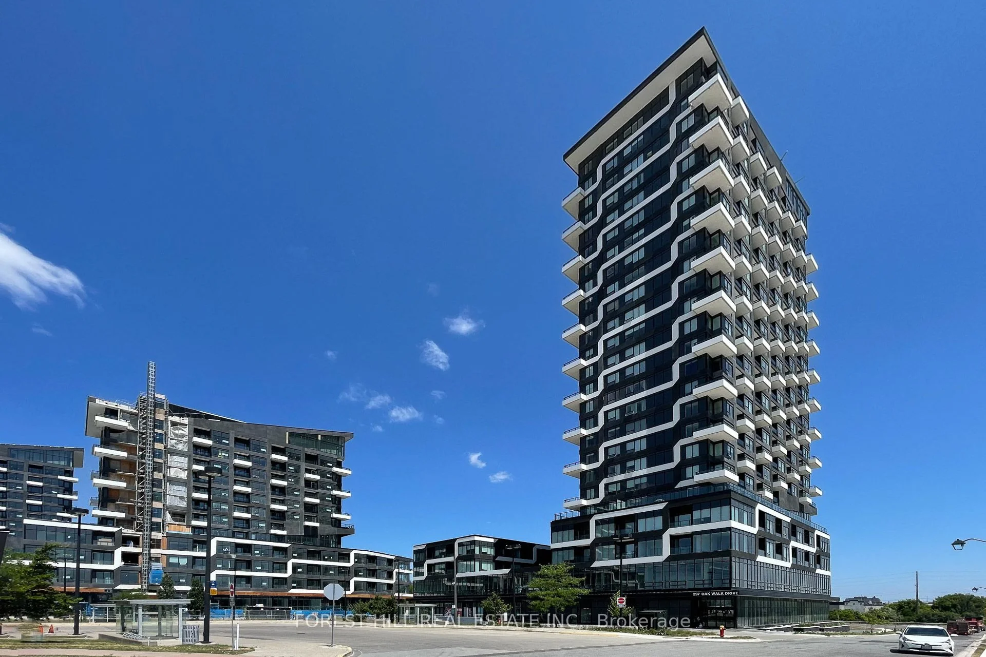 297 Oak Walk Drive 502, Oakville, ON L6H 3R6
