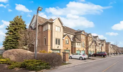 Condo Townhouse in Mississauga