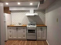 3448 Ellengale Drive, Mississauga, ON L5C 1Z7