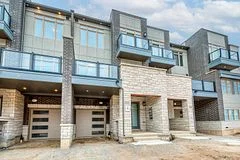 3326 AZAM Way, Oakville, ON L6M 5S2