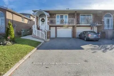Semi-Detached in Mississauga