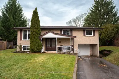 Detached in Burlington