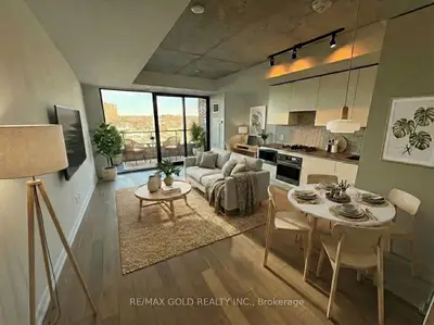 Condo Apartment in Toronto