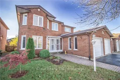 Detached in Oakville