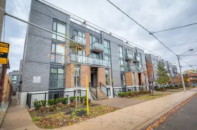 47 Macaulay Avenue 401, Toronto W02, ON M6P 3P5