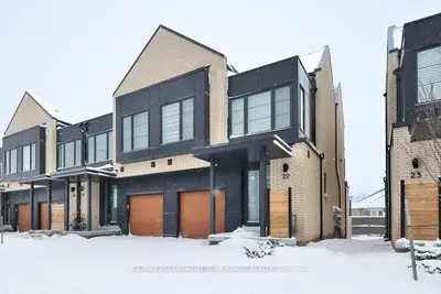 Condo Townhouse in Burlington