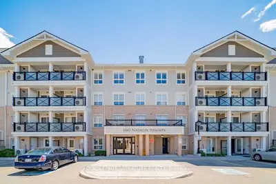 Condo Apartment in Milton