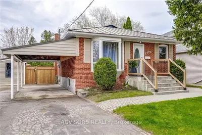 Detached in Burlington