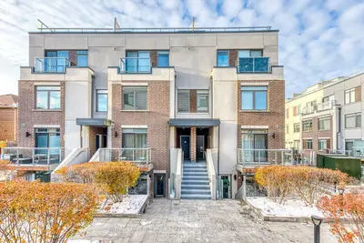 Condo Townhouse in Oakville