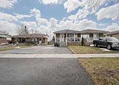 7001 Chigwel Court, Mississauga, ON L4T 1N3