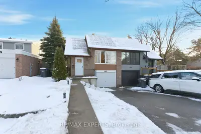 Semi-Detached in Mississauga