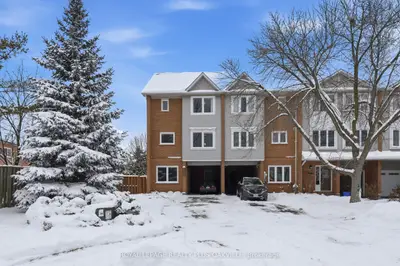 2308 Strawfield Court, Oakville, ON L6H 6C2