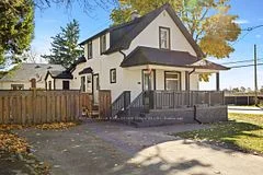 63 Port Street Main, Mississauga, ON L5H 1E2