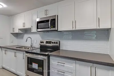 7555 Goreway Drive 254, Mississauga, ON L4T 3M9