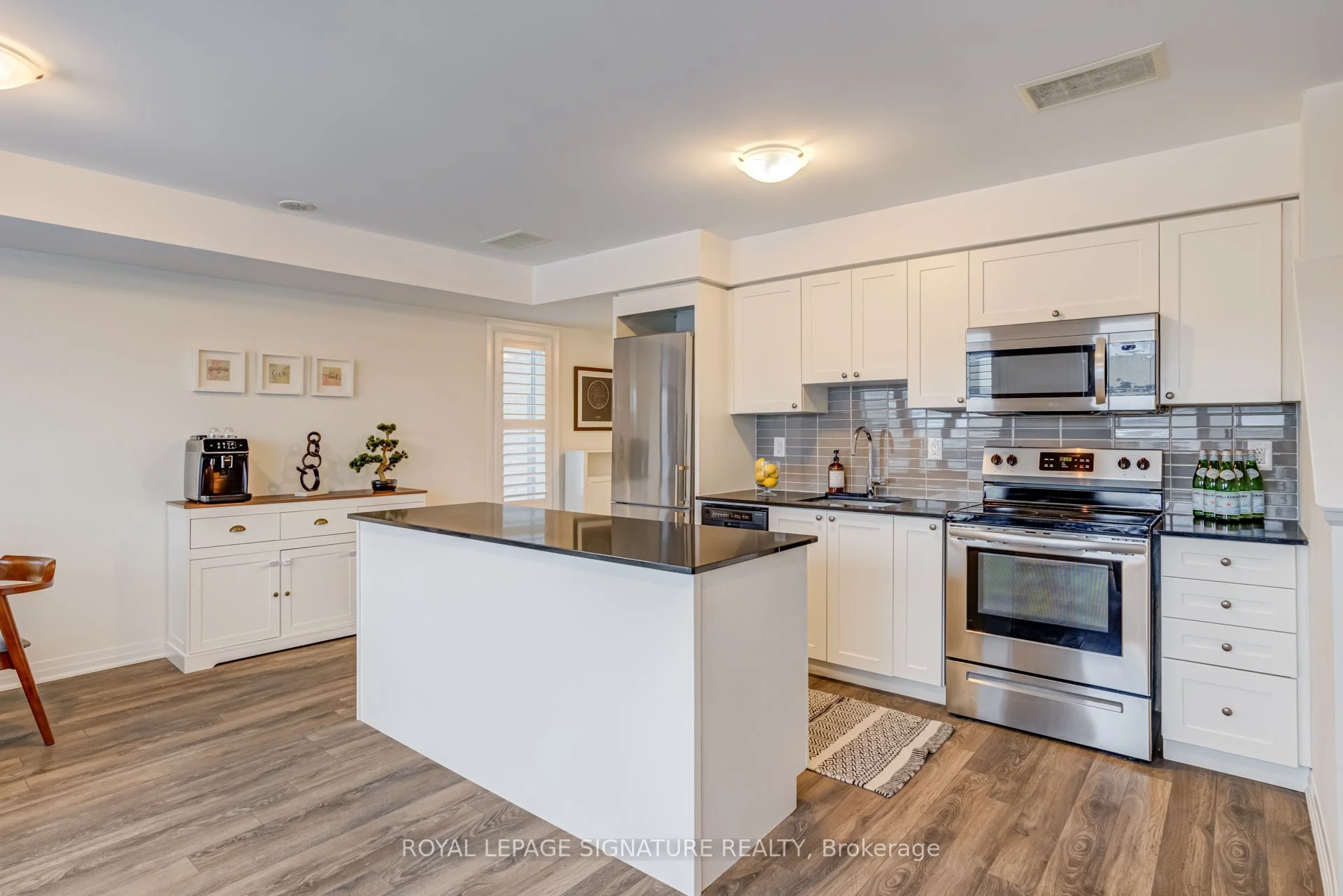 179 William Duncan Road 4, Toronto W05, ON M3K 0B7