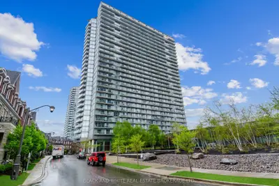 Condo Apartment in Toronto