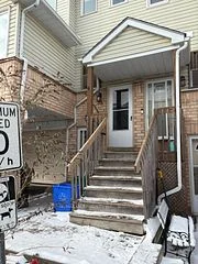 8A Wylie Circle, Halton Hills, ON L7G 5M1