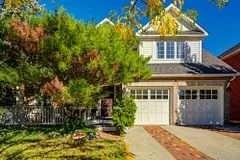 2193 Meadowland Drive, Oakville, ON L6H 6H2