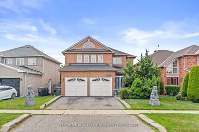 7090 Terragar Boulevard, Mississauga, ON L5N 7N2