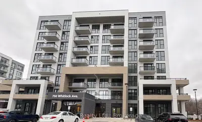 Condo Apartment in Milton