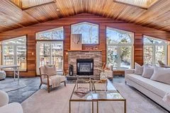 200 Lake Promenade, Toronto W06, ON, M8W 1A8