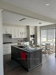 102 Burnhamthorpe Road E Road Oakvill, Oakville, On L6h 0x8