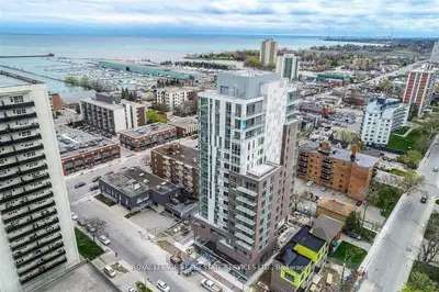 8 Ann Street 1203, Mississauga, ON L5G 3E6