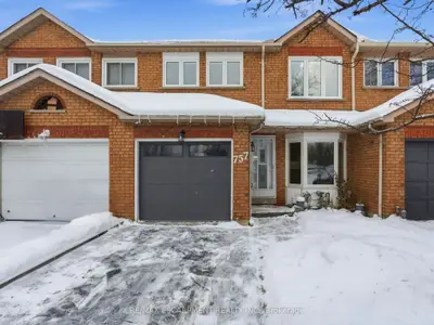 Att/Row/Townhouse in Mississauga