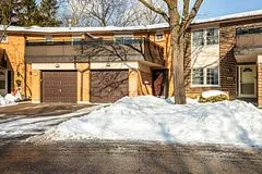 2120 Rathburn Road E 13, Mississauga, ON L4W 2S8