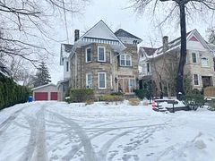 24 Queen Street, Halton Hills, On L7g 2e4