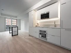 1 Fairview Road E 508, Mississauga, ON L5A 4C6