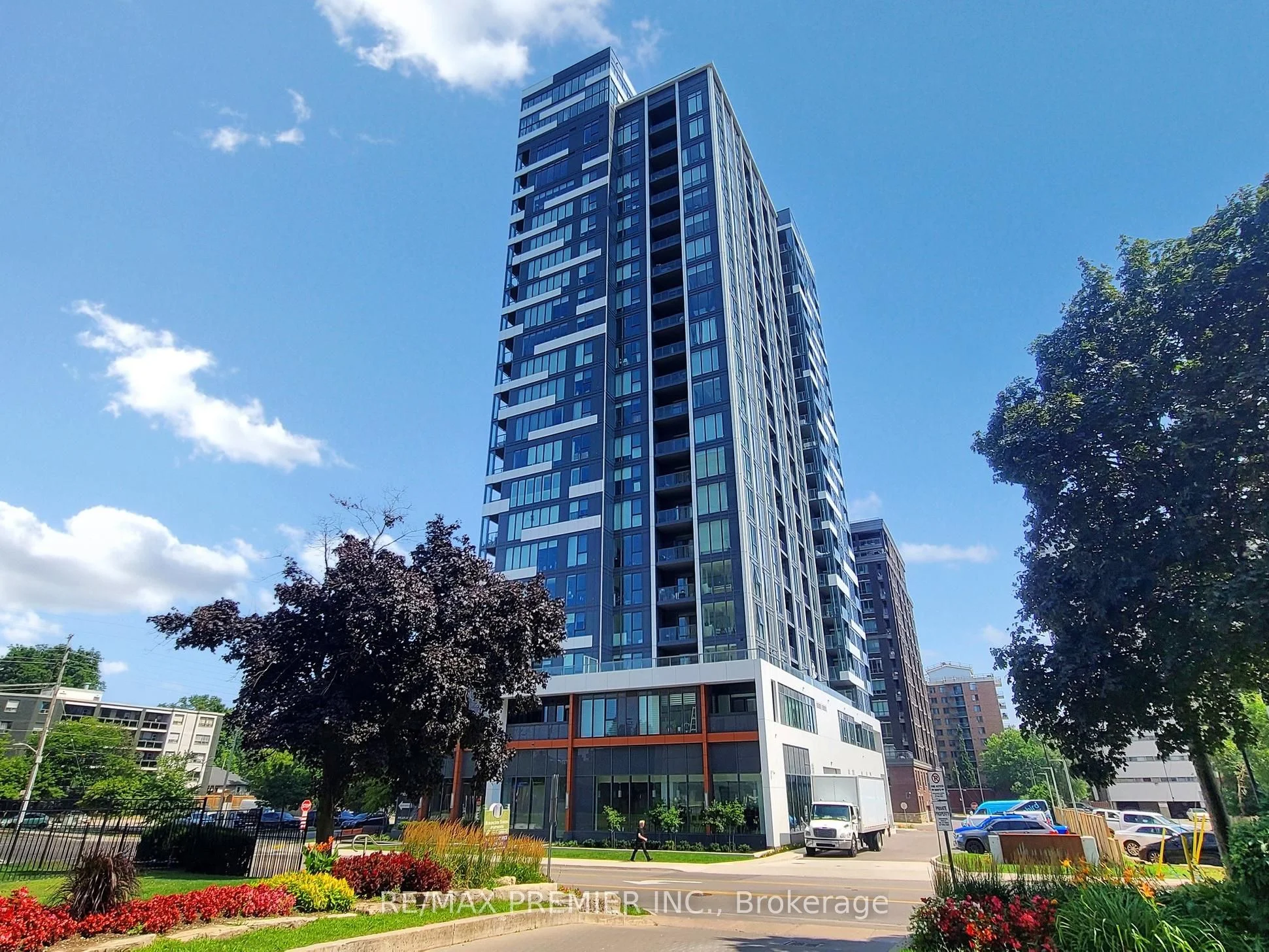 500 Brock Avenue 2003, Burlington, ON L7S 1N1
