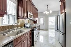 210 Humberside Avenue Main, Toronto W02, ON M6P 1K8