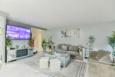 714 The West Mall Road 903, Toronto W08, On M9c 4x1