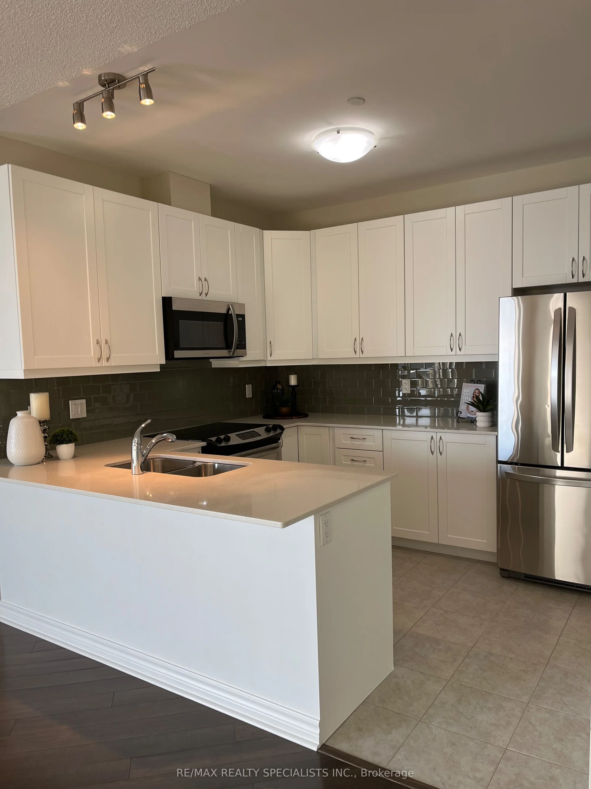 33 Whitmer Street 609, Milton, ON L9T 8P9