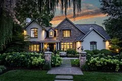 347 Chartwell Road, Oakville, ON L6J 4A2