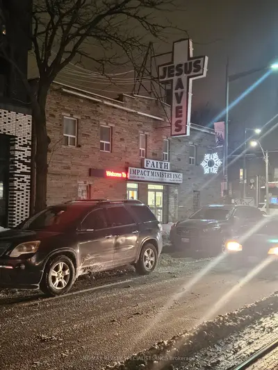 1780 St. Clair Avenue, Toronto W03, On M6n 1j5