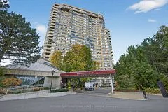 1300 Islington Avenue 1003, Toronto W08, ON M9A 5C4