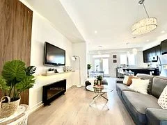 1400 Kaniv Street, Oakville, ON L6M 5P3