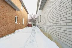 154 Bristol Road E, Mississauga, ON L4Z 3V3
