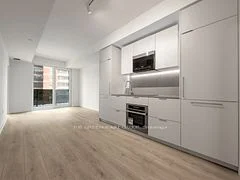 1 Fairview Road E 310, Mississauga, ON L5A 4C6