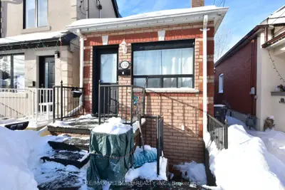132 Spears Street Main Floor, Toronto W03, On M6n 3x7