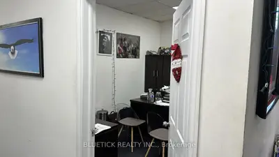 53 Bakersfield Street Grd Flr, Toronto W05, On M3j 1z4