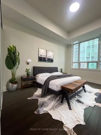 90 Absolute Avenue 1107, Mississauga, ON L4Z 0A1