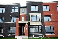 Att/Row/Townhouse in Brampton